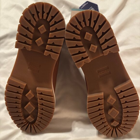 TOMS Frankie Oiled Nubuck Boots - Picture 7 of 8